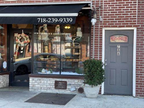 786 Morris Park Ave, Bronx NY  10462-3652 exterior