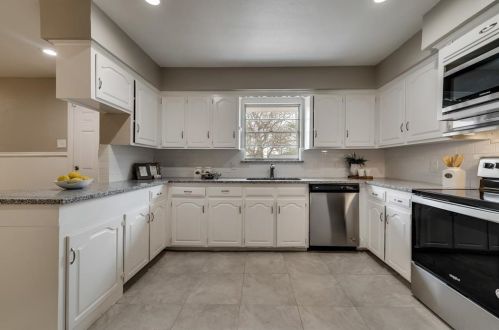 8824 Greenmound Ave, Dallas TX  75227-8322 exterior