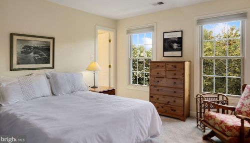 916 Brick Mnr Cir, Silver Spring MD 20905-3819 exterior