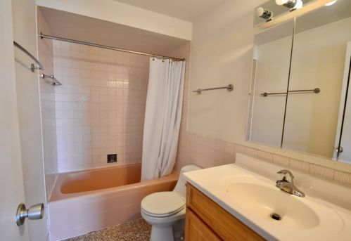 3900 95th St, Chicago IL  60805-1922 exterior