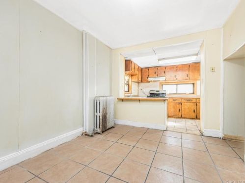 2224 Valentine Ave, Bronx NY 10458-7139 exterior