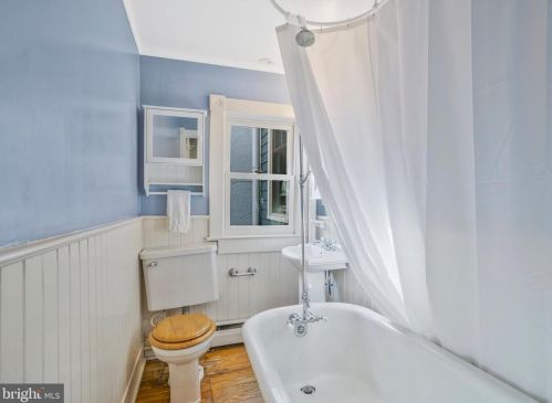 325 Patrick St, Alexandria VA 22314-2443 exterior