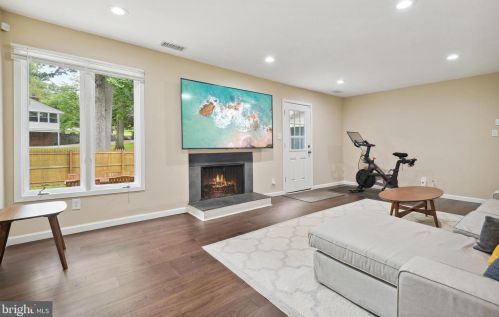 2001 Dundee Rd, Rockville MD 20850-3046 exterior