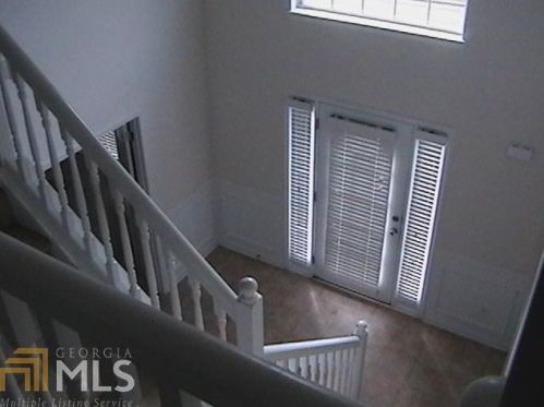 7130 Cavender Dr, Atlanta GA  30331-9422 exterior