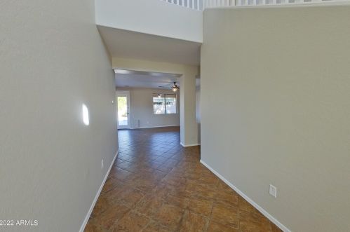 2602 Cavalry Dr, Phoenix AZ 85086-6616 exterior