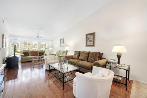 4039 Northlight Dr, Naples FL 34112-5065 exterior