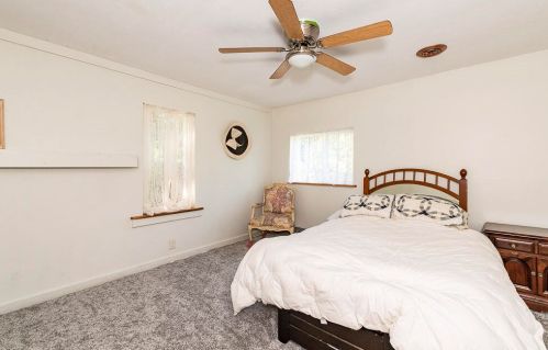 6922 Lovers Ln, Kalamazoo MI 49002-4427 exterior