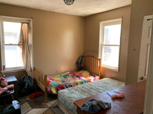 448 Admiral St, Providence RI 02908-2417 exterior