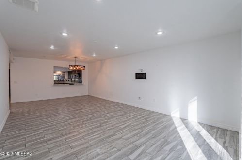 9814 1st St, Tucson AZ  85748-1950 exterior