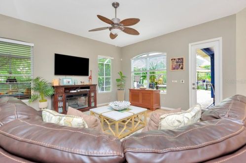 15410 Heathridge Dr, Tampa FL 33625-1638 exterior