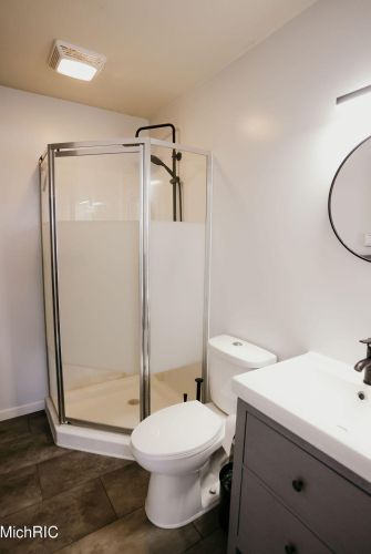 1303 Bruce St, Mount Pleasant MI 48858-1303 exterior