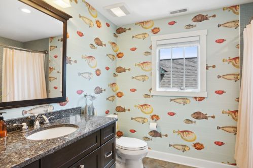 2955 Sunnyside Ave, Chicago IL 60630-3923 exterior