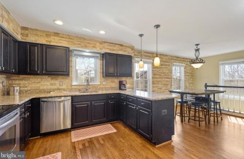 7312 Mallory Cir, Alexandria VA 22315-4704 exterior