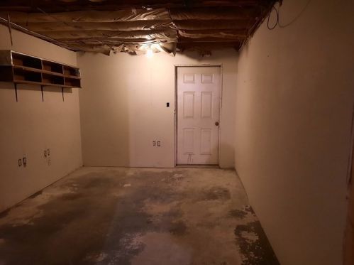 75 Puritan Rd, Springfield MA 01119-2953 exterior