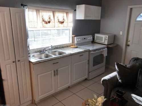 5449 Hunter Blvd, Naples FL 34116-5565 exterior