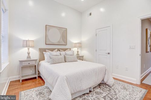 421 11 St, Washington DC 20002-6121 exterior