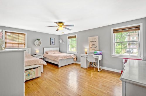 176 Columbia Dr, Pittsburgh PA 15236-4429 exterior