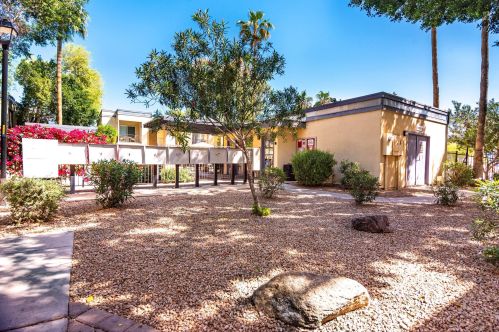 740 Elm St, Phoenix AZ 85013-2416 exterior