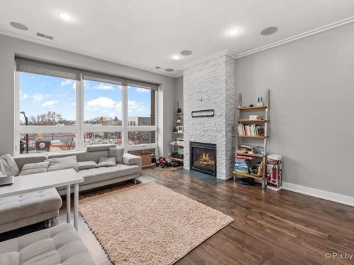 3215 Elston Ave, Chicago, IL 60618-5827