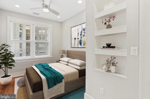 420 3rd St, Washington DC  20003-1930 exterior