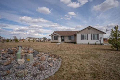 18 3990, Labelle, ID 83442-5897