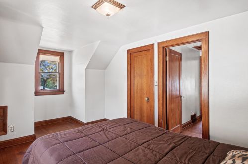 5945 40, Milwaukee WI 53208-3745 exterior