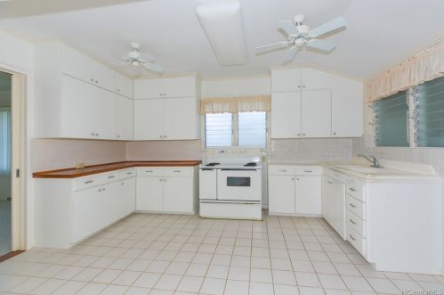 316 Elelupe Rd, Honolulu HI 96821-2211 exterior