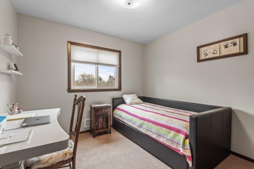 1402 18 Ave, Saint Paul MN 55112-5514 exterior