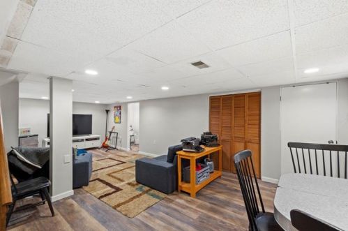 2008 Lacrosse St, Pittsburgh PA 15218-1826 exterior