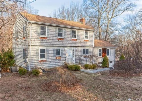 12 Crossland Pl, Norwalk, CT 06851-5605