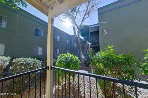 740 Elm St, Phoenix AZ 85013-2416 exterior