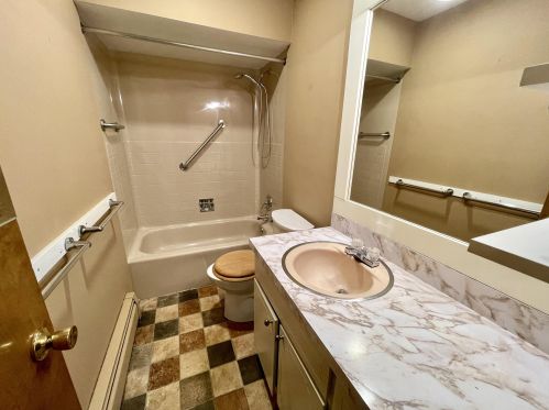 713 Andover St, Grand Rapids MI 49548-7610 exterior