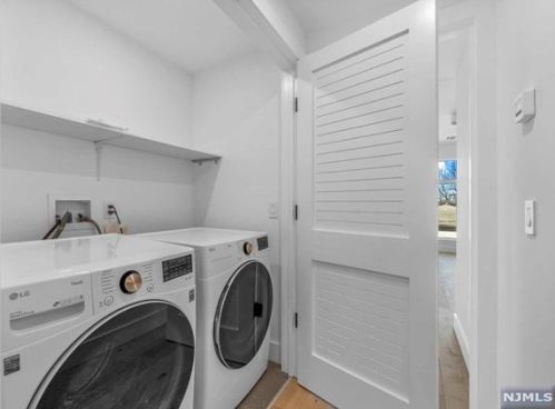 152 Morningside Ln, Palisades Park NJ 07650-1918 exterior