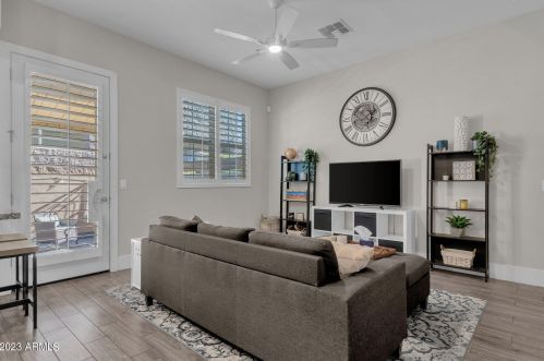 8969 8th Dr, Phoenix AZ  85021-8319 exterior