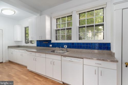 3524 Edmunds St, Washington DC 20007-1463 exterior