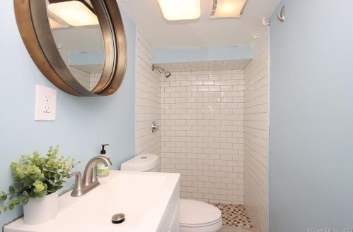 14 Baldwin Ave, Meriden CT 06450-3408 exterior