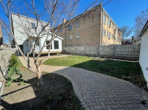 6320 Paulina St, Chicago IL 60660-1111 exterior