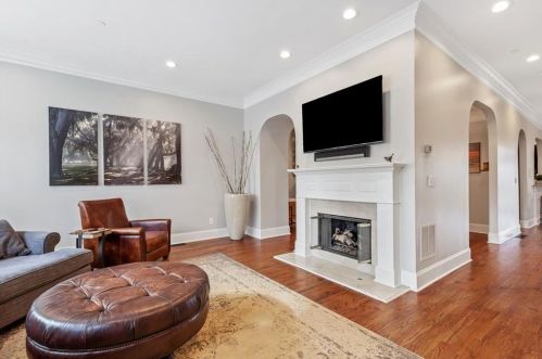 2464 Brookhaven Hts Ct, Atlanta GA 30319-5243 exterior