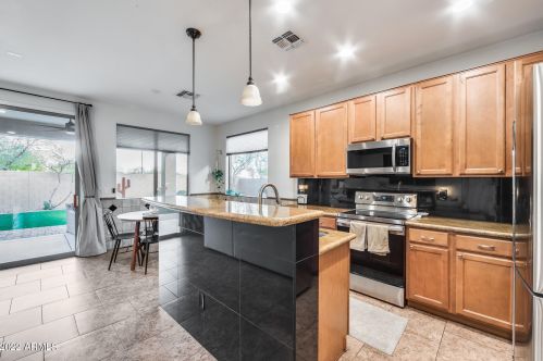 42007 45th Dr, Phoenix AZ  85086-1445 exterior