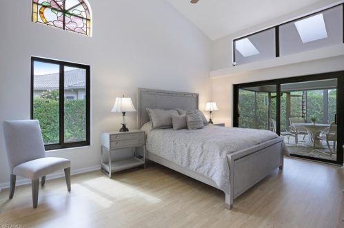 1380 Bald Eagle Dr, Naples FL 34105-7407 exterior