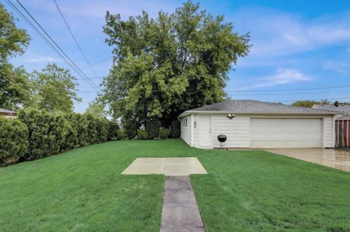 5826 14th St, Milwaukee WI 53221-5001 exterior