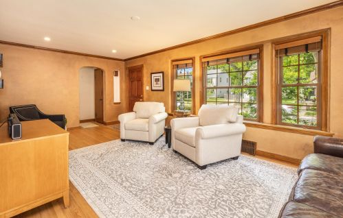 2716 44th St, Milwaukee, WI 53219-3202