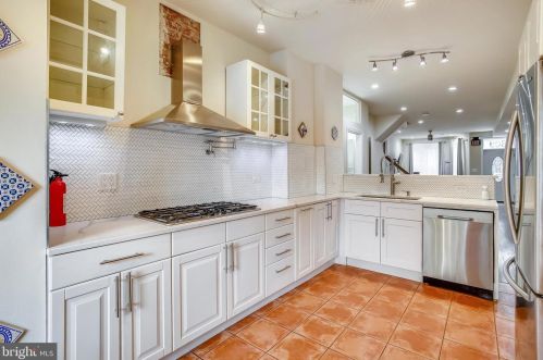 309 K St, Washington DC  20003-3452 exterior