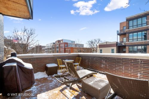 1915 Damen Ave, Chicago IL 60647-6561 exterior