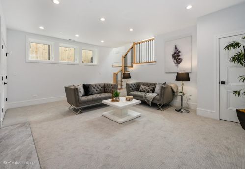 3310 Harding Ave, Chicago IL 60659-1008 exterior