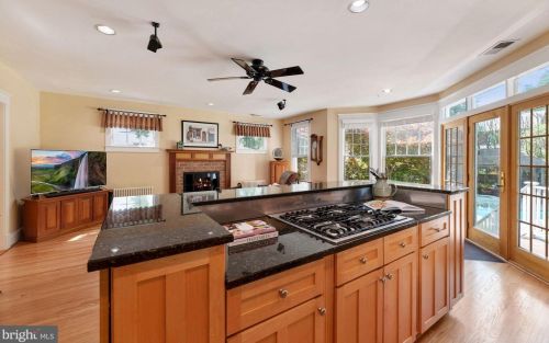 14 Glendale Ave, Alexandria VA 22301-2403 exterior