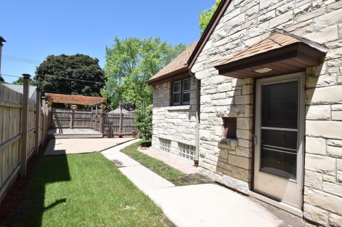 3009 77 St, Milwaukee WI 53222-5018 exterior