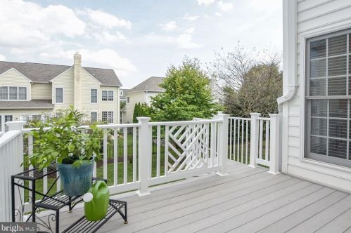 204 Deep Trail Ln, Rockville MD  20850-7753 exterior