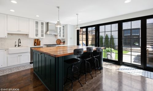 1733 Hoyne Ave, Chicago IL 60647-5541 exterior