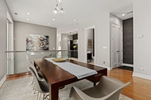 1437 Diversey Pkwy, Chicago IL  60614-1126 exterior